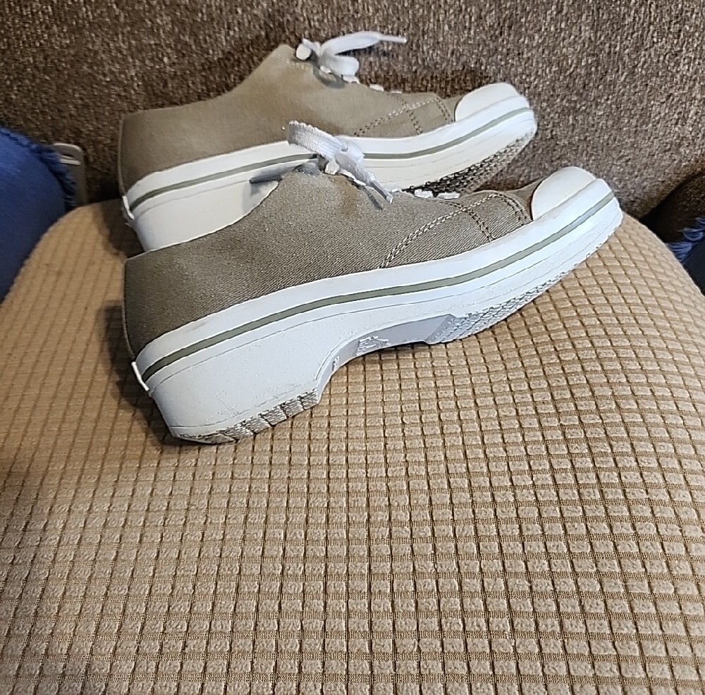 DANSKO Canvas Lace-Up Sneakers in Light Taupe size 36 - Picture 3 of 8